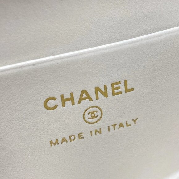 Auth CHANEL Matelasse AP4560/B12928/10601 White Shiny grained calfskin Strass - Picture 4 of 10